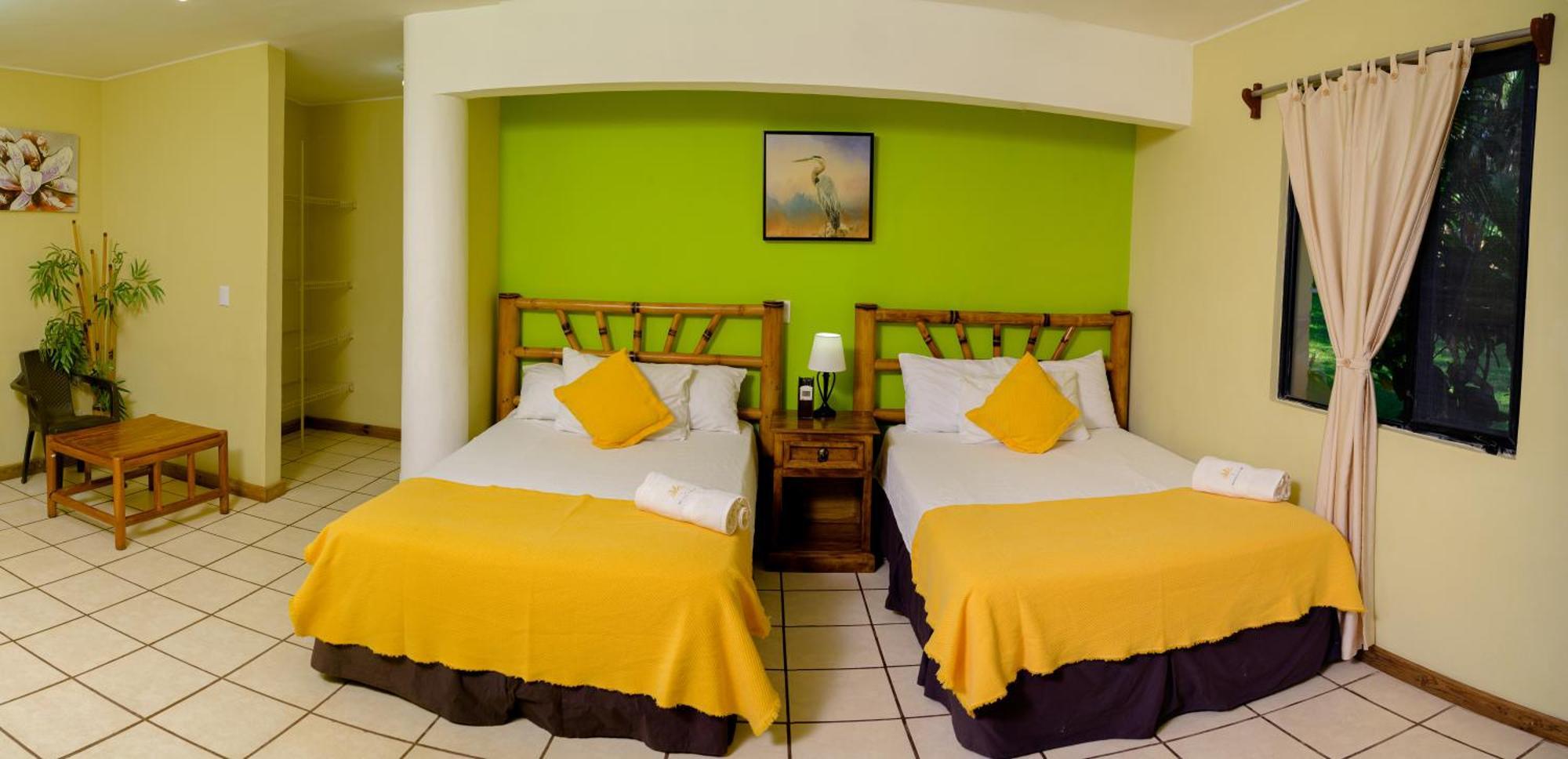 Banana Palms Hotel Río Dulce Exterior foto